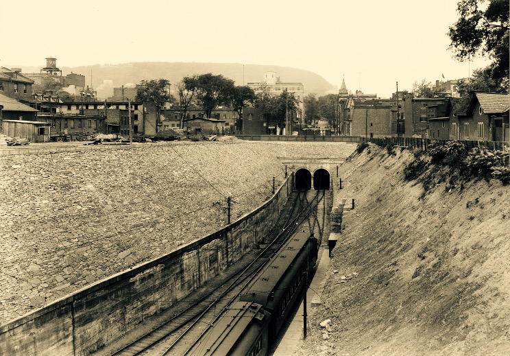 Town of Mount Royal Tunnel